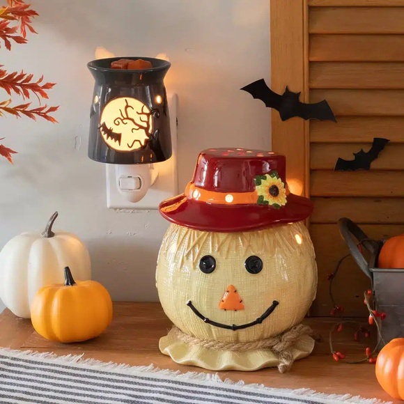 Scentsy Scarecrow Warmer🎃🧡✨ - Picture 1 of 8